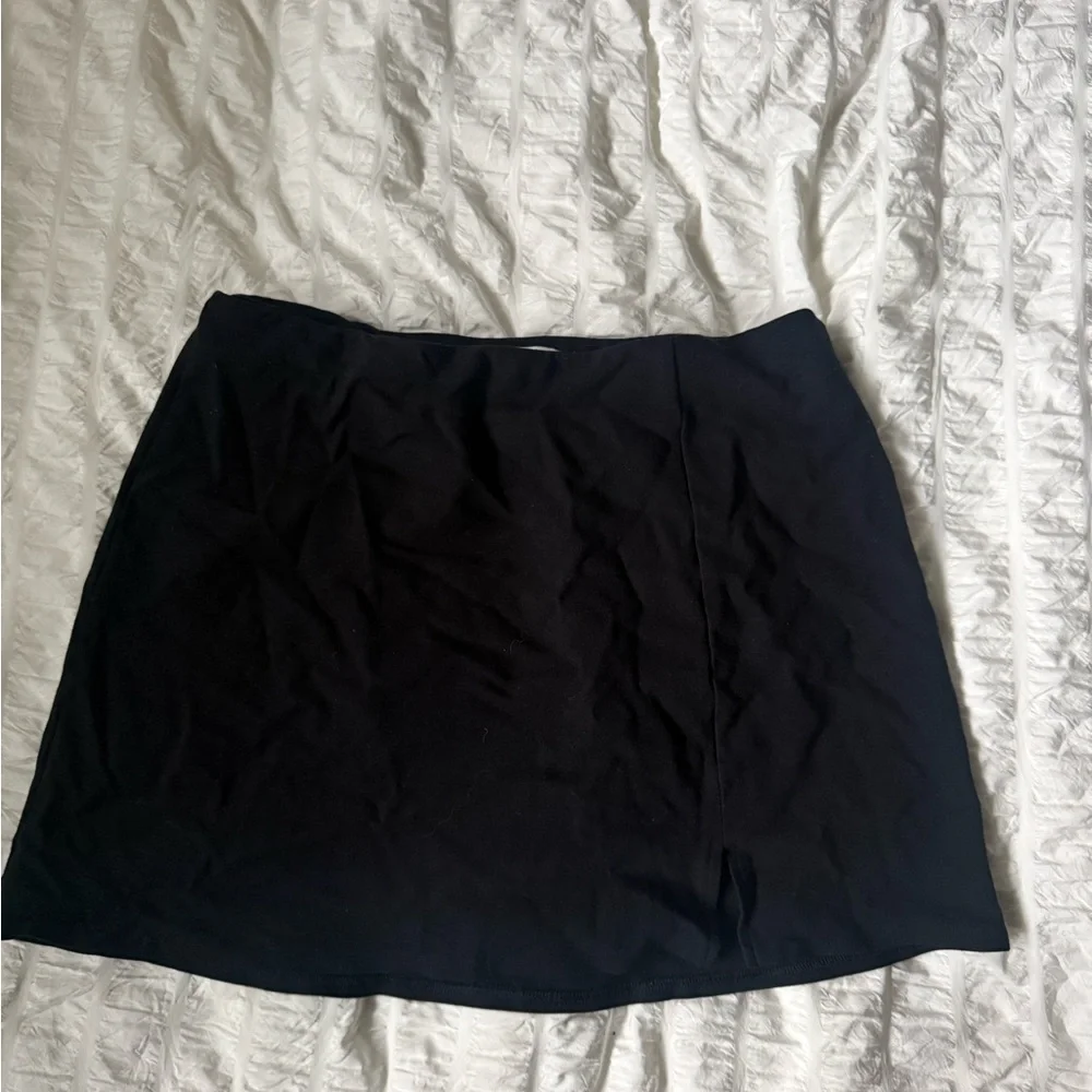 American eagle black mini skort with slit - Picture 3 of 3